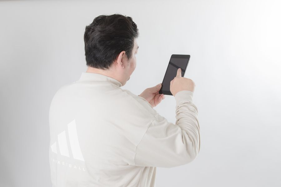 user reading privacy policy